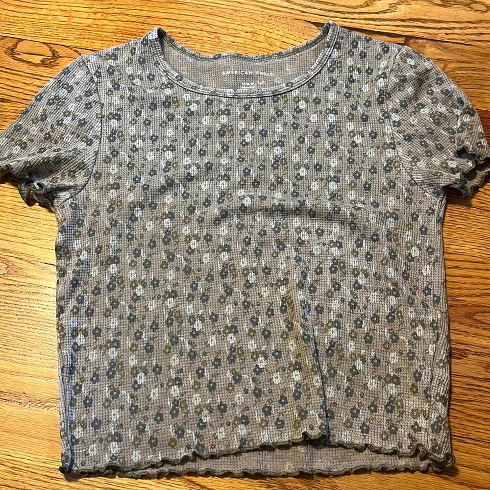american eagle crop top, size M